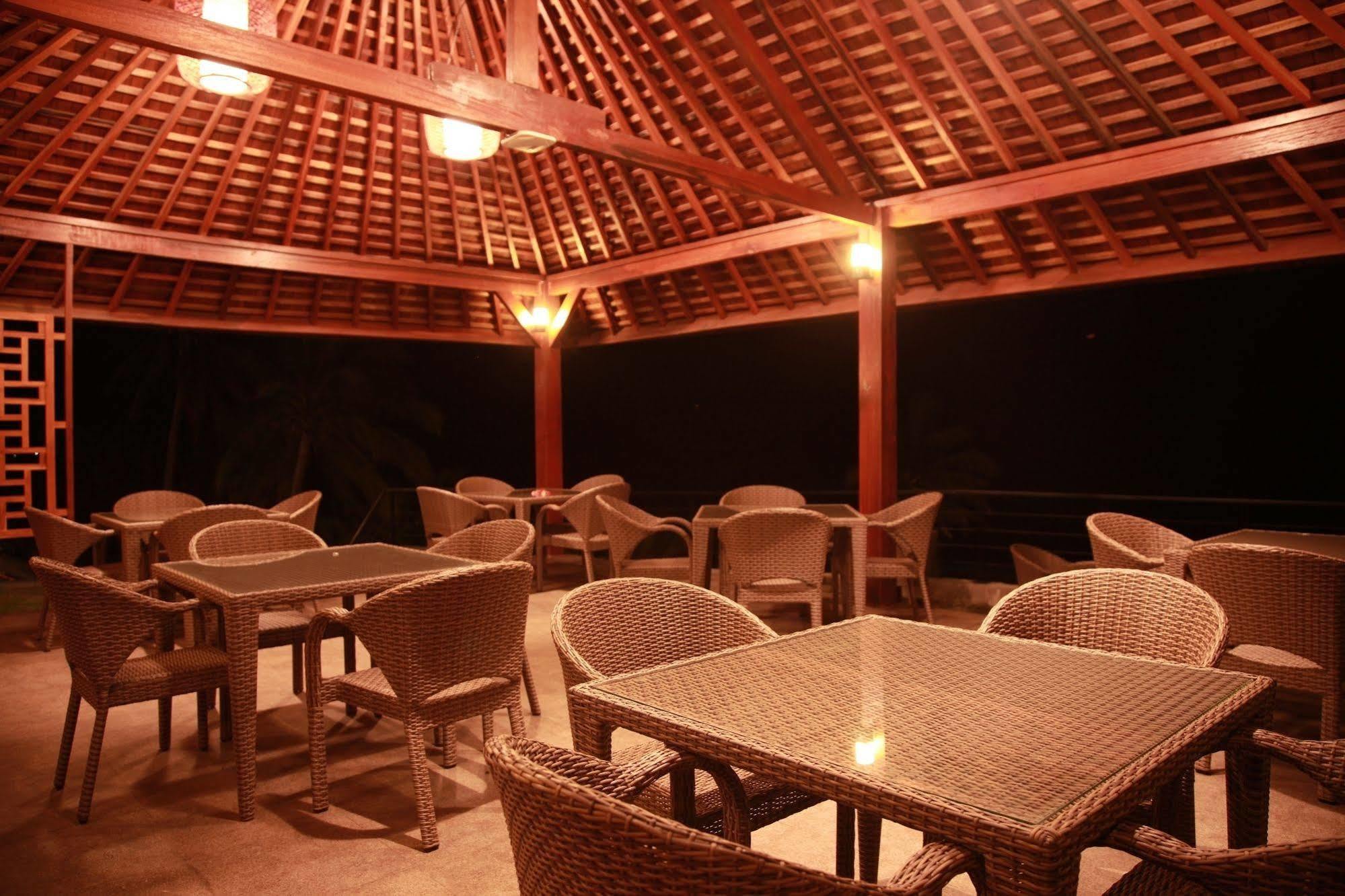 Lima Satu Resort Pemenang Exterior photo