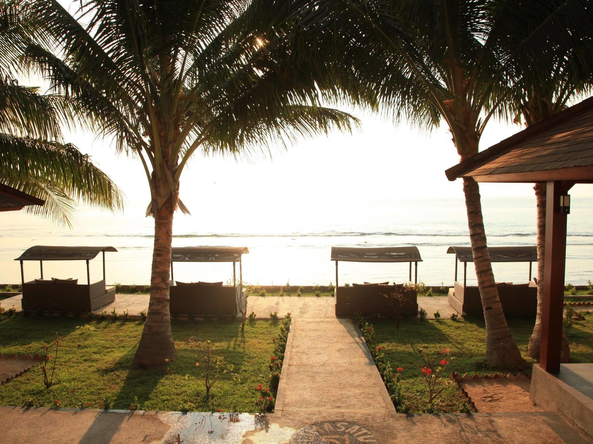 Lima Satu Resort Pemenang Exterior photo